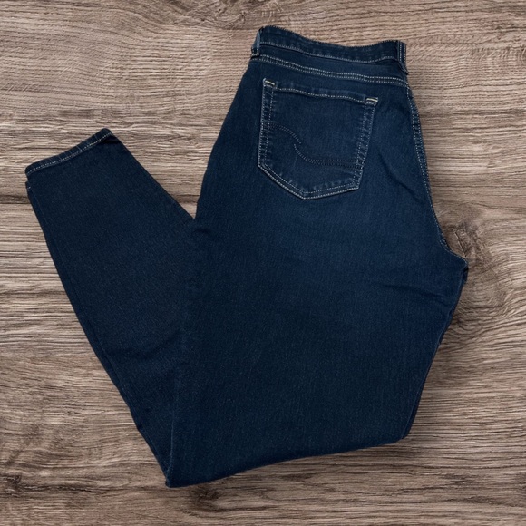 Levi's Women's Signature Gold Label Jeans Mid Rise Skinny, Size 12 Medium - Picture 2 of 8